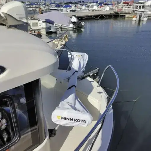 funda-motor-minnkota-en-barco