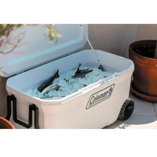 nevera-coleman-ice-marine-xtr-90L-con-ruedas-02